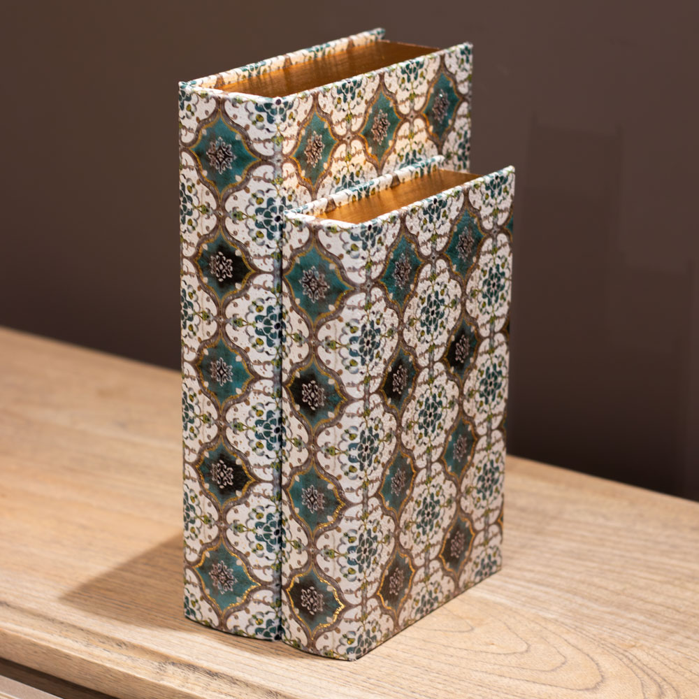 Emilia s/2 book box