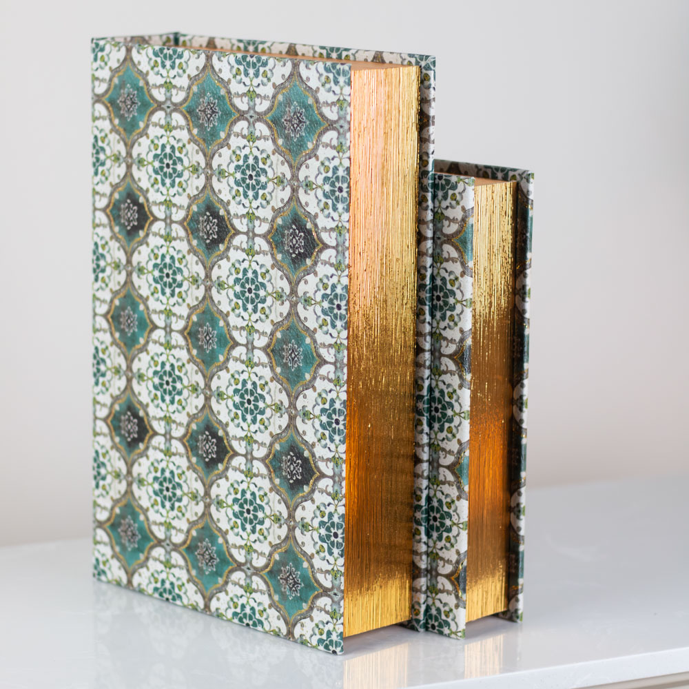 Emilia s/2 book box