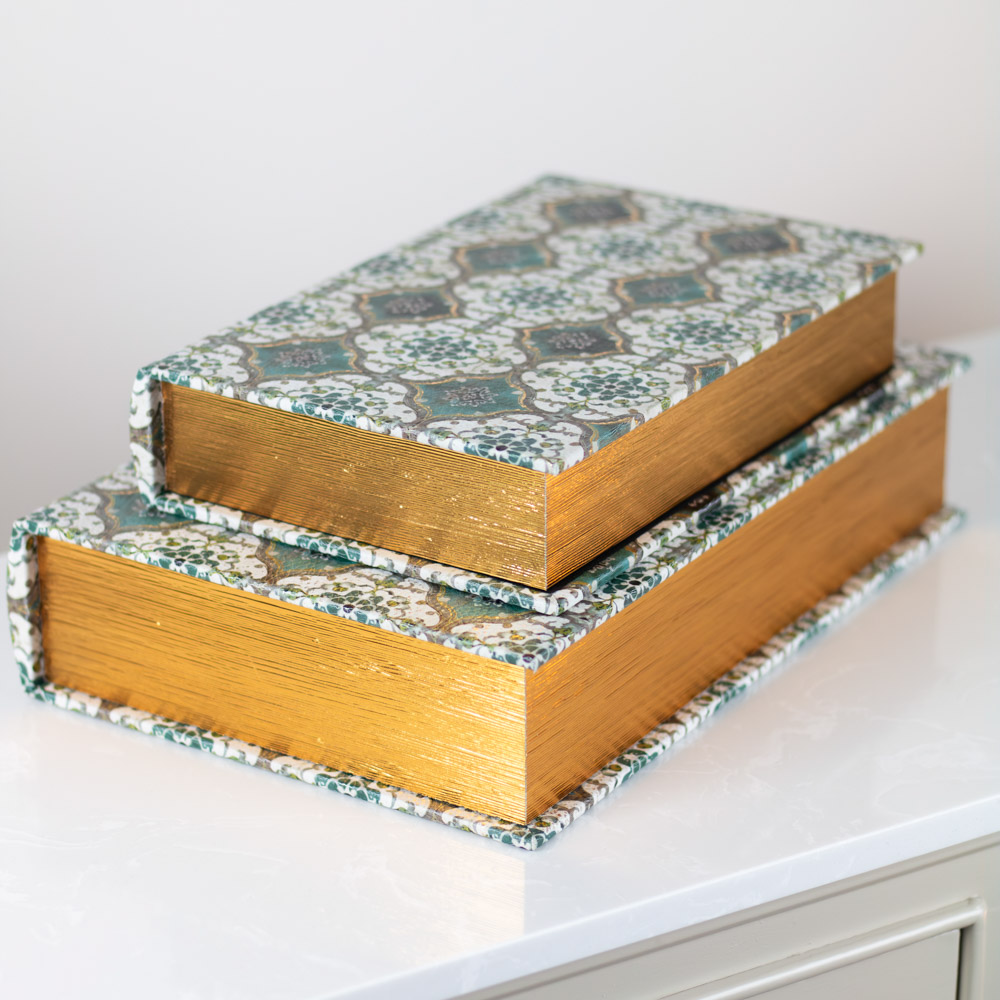 Emilia s/2 book box