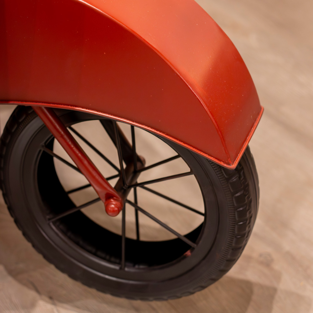 Vespa scooter bar red