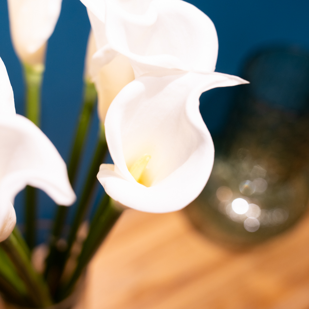 Real touch calla lillies vase with faux water 60cm