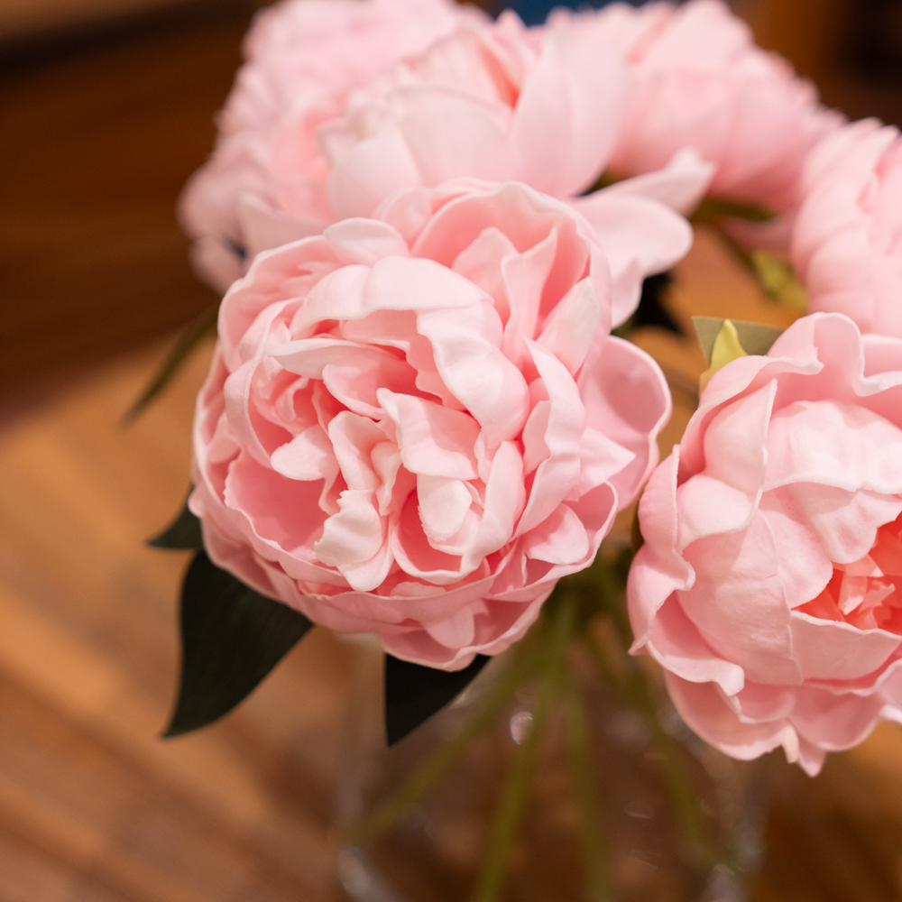 Real touch peony vase with faux water 27cm